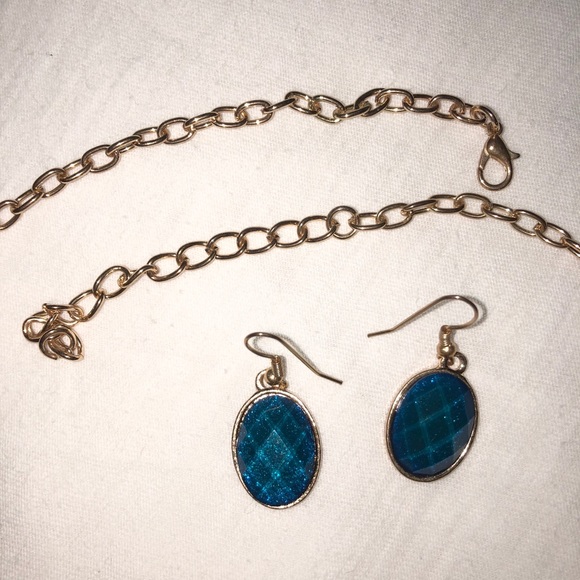 Necklace and earring bundle - Picture 3 of 4